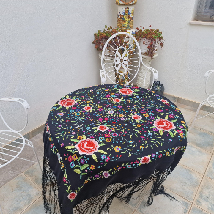 45cmのフリンジ付きヴィンテージシルクショール 手刺繍。職人による刺繍ショール 105 x 100 cm