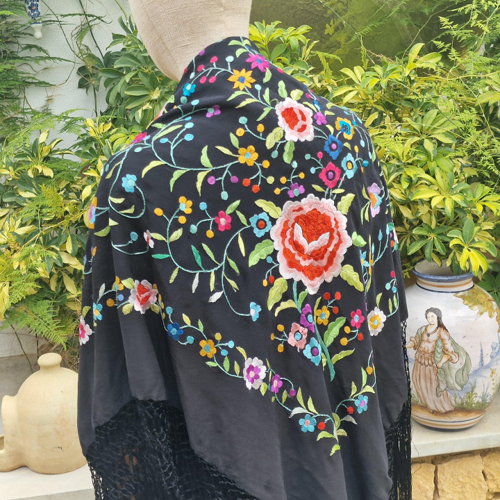 Vintage silk shawl with hand embroidery and 45 cm fringes. Handcrafted embroidered shawl 105 x 100 cm