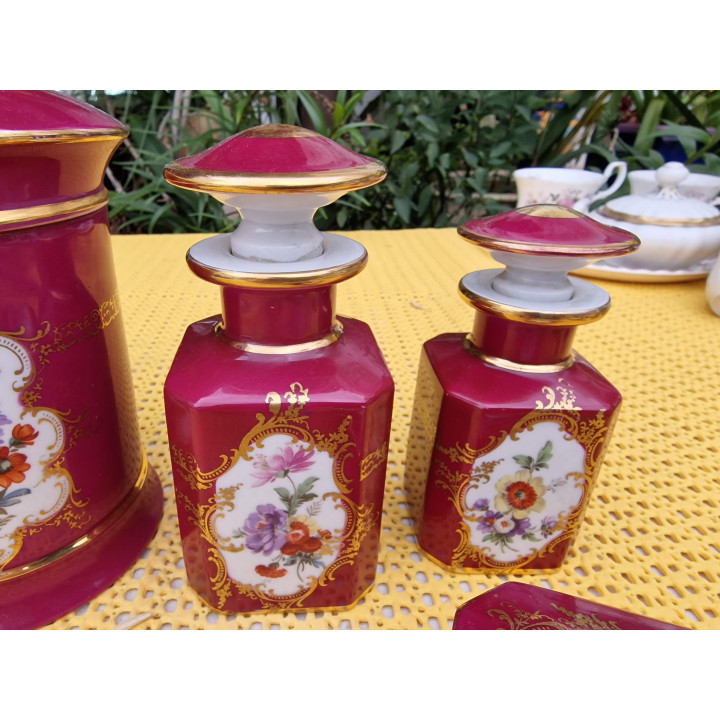 Jogo de Toucador em Porcelana 7 Peças, Limoges com Espelho e Escova Inglesa, Decoração de Toucador Floral e Ouro, Vintage Anos…