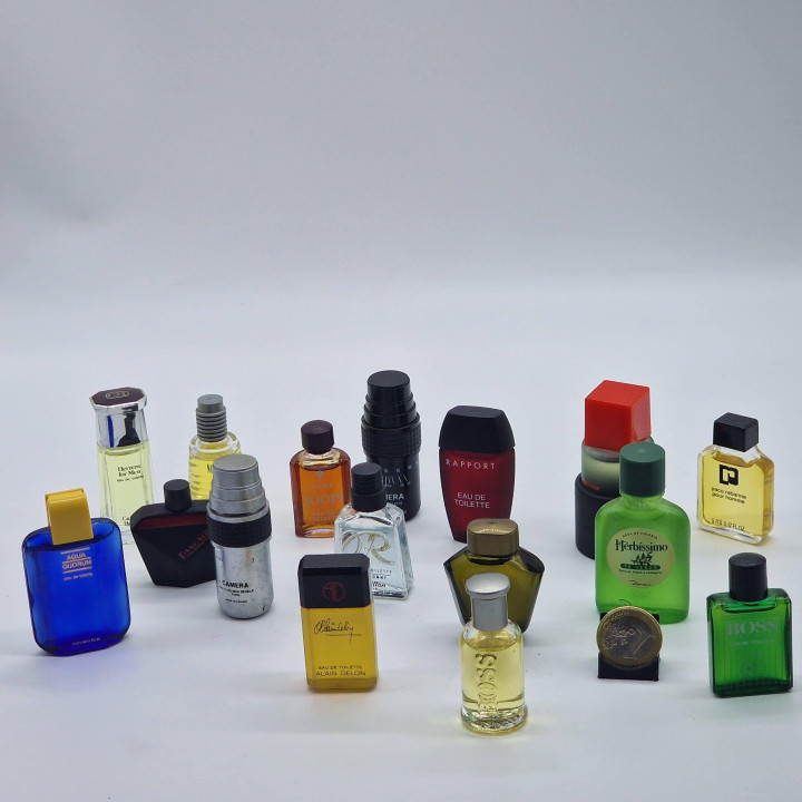 Набор 16 винтажных мужских миниатюр духов, Paco Rabanne, Hugo Boss, Alain Delon Iquitos и Courreges, коллекционный парфюм 90-х