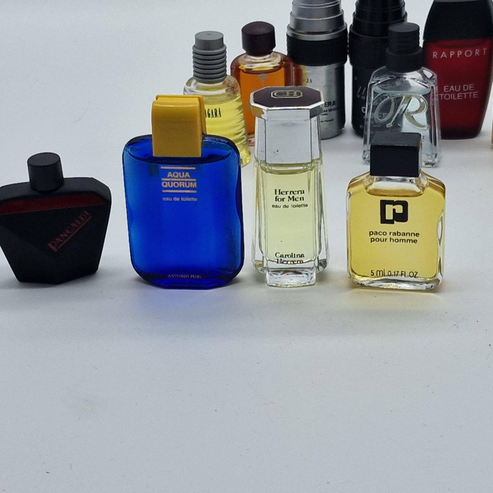 Набор 16 винтажных мужских миниатюр духов, Paco Rabanne, Hugo Boss, Alain Delon Iquitos и Courreges, коллекционный парфюм 90-х