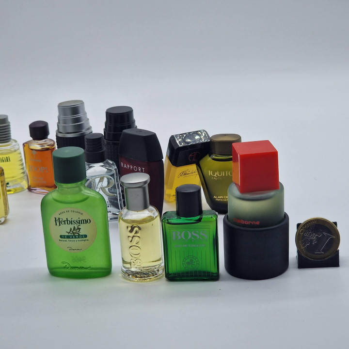 Набор 16 винтажных мужских миниатюр духов, Paco Rabanne, Hugo Boss, Alain Delon Iquitos и Courreges, коллекционный парфюм 90-х