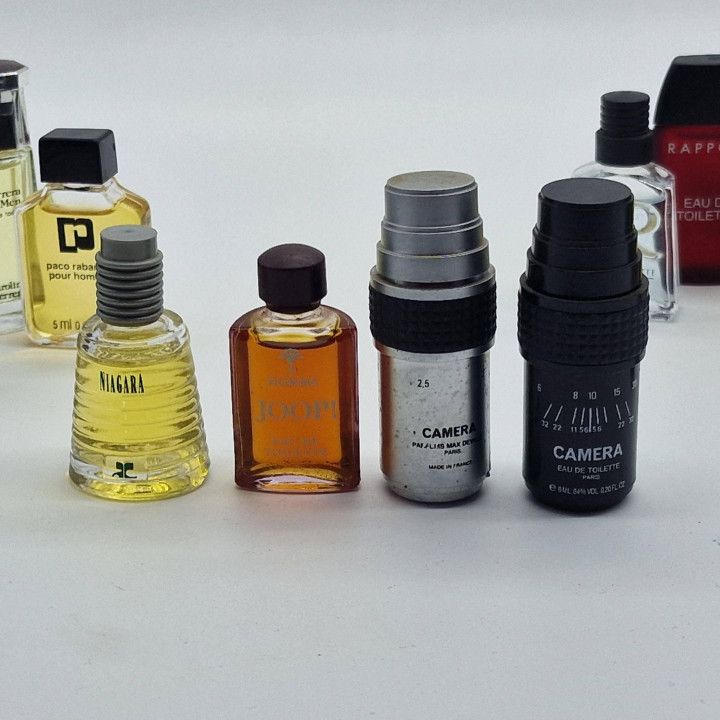 Set 16 Miniaturas de Perfume Hombre, Paco Rabanne, Hugo Boss, Alain Delon Iquitos y Courreges, Fragancias de Colección Vintage…