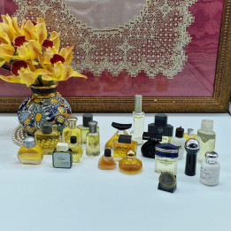 Set van 20 Vintage Parfum miniaturen Jaren 90