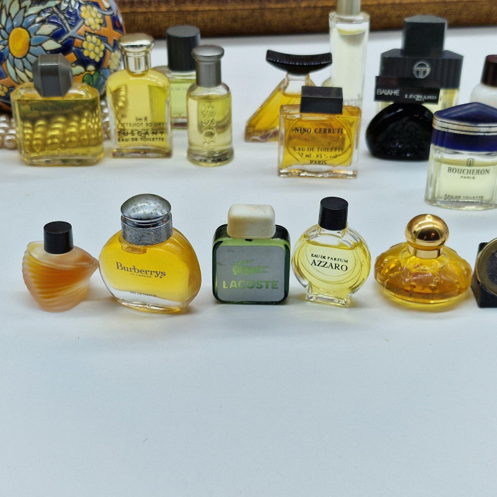 Set van 20 Vintage Parfum Miniaturen, Burberrys Azzaro Boss Boucheron Cacharel, Zeldzame Parfümflesjes Verzameling, Jaren 1990