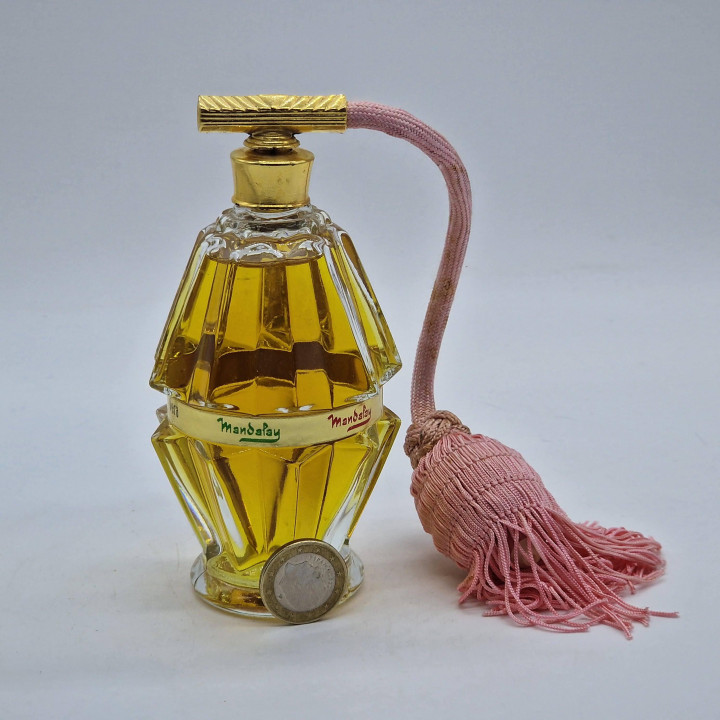 Vintage Parfümflasche mit Zerstäuber, Vera Mandalay Kristallglas Flakon, Rosa Quaste, 1960er Jahre Sammlerstück Dekoration, 13.…