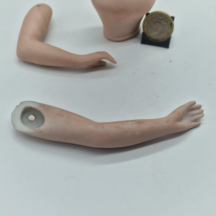 Buste de Poupée Ancienne en Porcelaine Biscuit - Années 1920