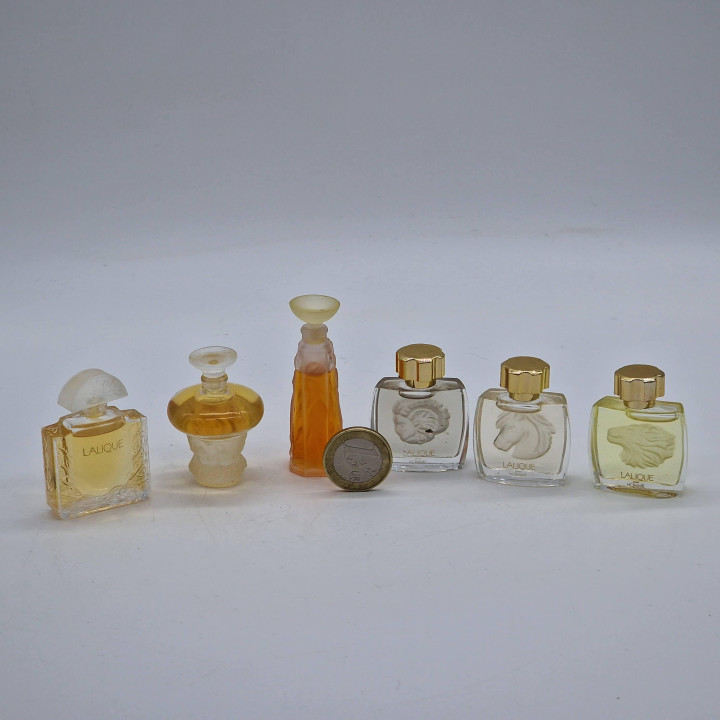 Miniatures de Parfum Lalique, Flacons de Collection Vintage - Lot de 6 Mini Parfums en Verre Dépoli Art Déco, Lion Equus Baiser…