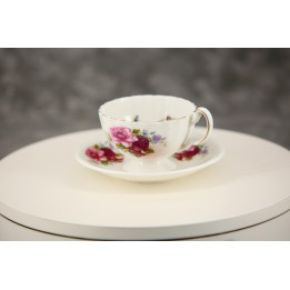 Vintage filiżanka ze spodkiem z cienkiej porcelany