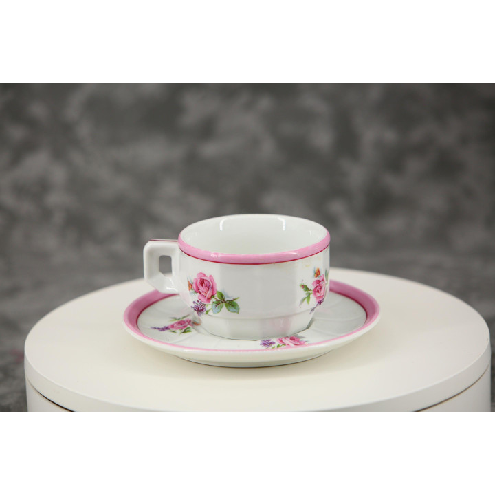 Conjunto de Chávena e Pires de Porcelana Vintage Anos 70
