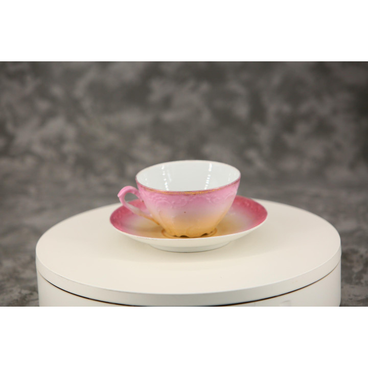 Tazza da tè antica con piattino, porcellana tedesca o boema senza marchio, rilievo floreale rosa e giallo, 200 ml, circa 1900