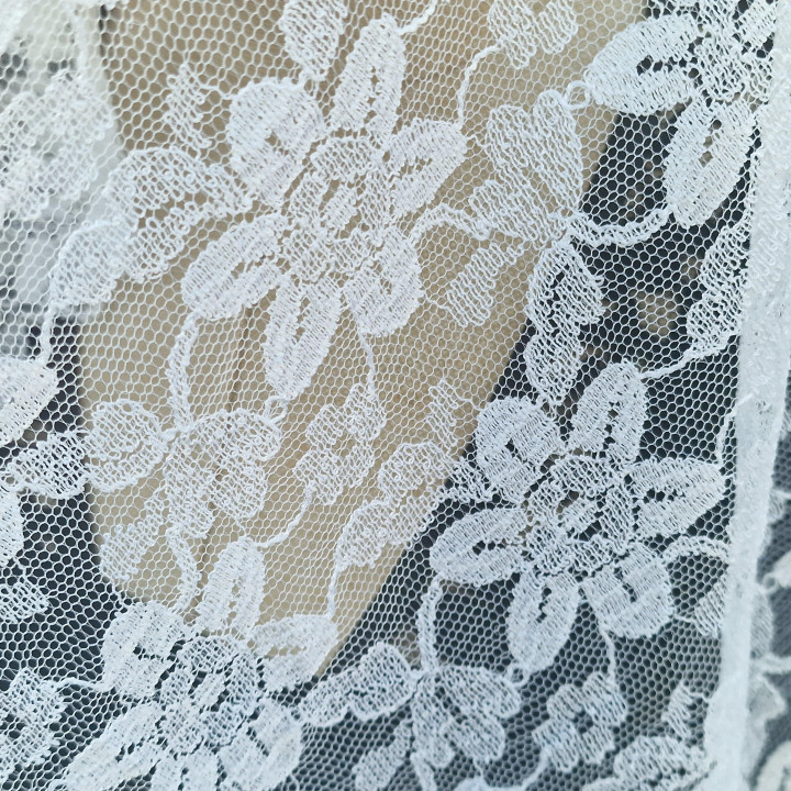 Bruidsmantilla - Trouwsluier en Spaanse Mantilla van Viscose Kant, Wit voor Ceremonies en Goede Week - 200x100 cm