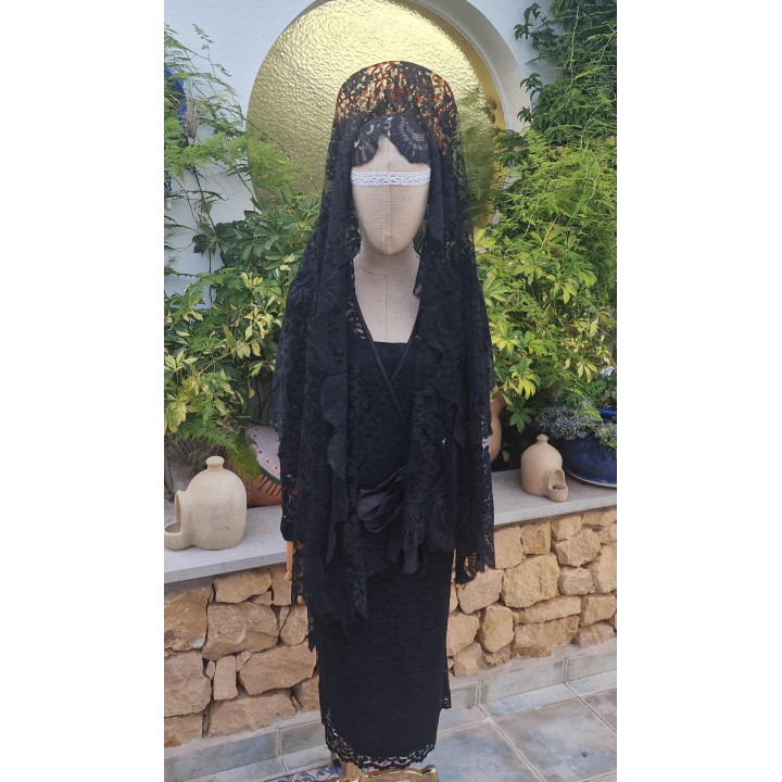 Mantilha espanhola antiga de renda de seda Chantilly (1940)
