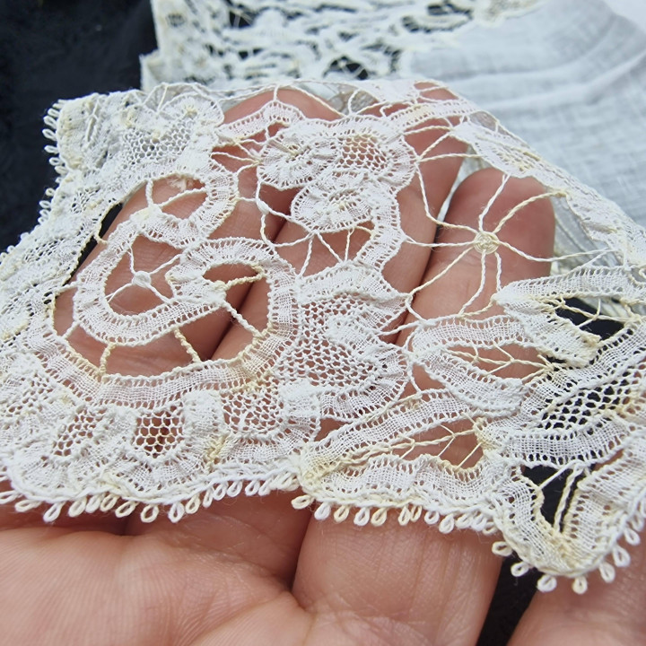 Pañuelo de novia antiguo siglo XIX - Encaje de Bruselas y lino fino hecho a mano