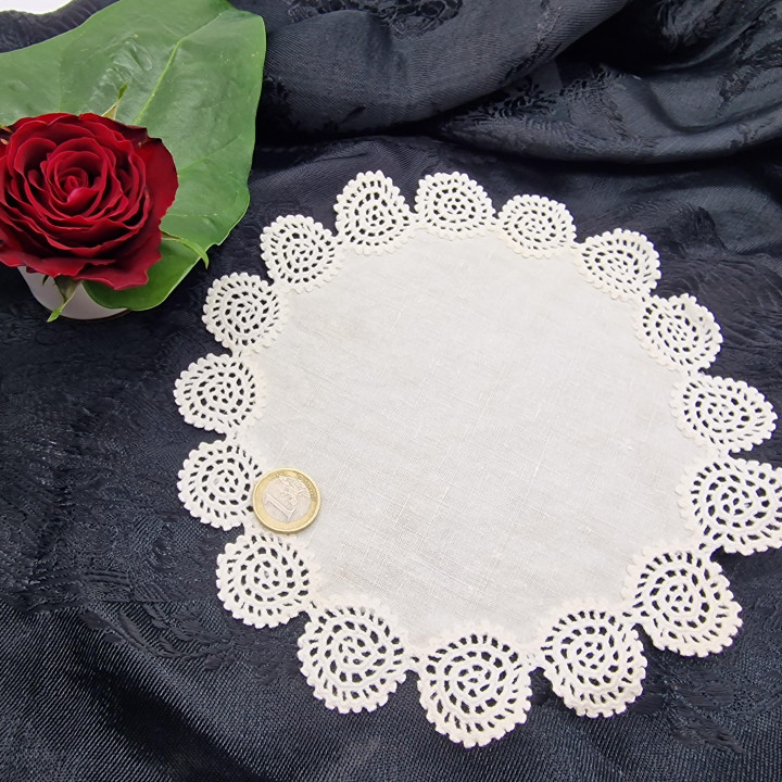 Vintage Lace Crochet Doilies Set of 3 (1960s)