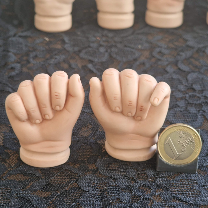 Paire de Mains en Porcelaine Bisquit pour Poupées (1990-1995)