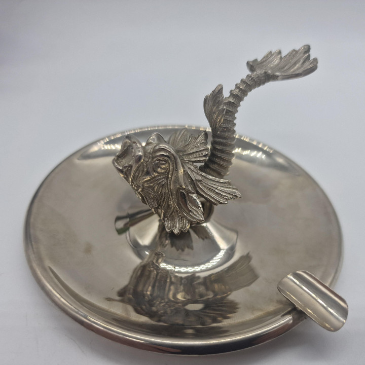 Cinzeiro vintage em metal prateado com golfinho, 1960