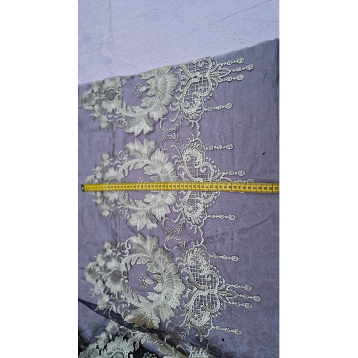 Schwarzer Netzstoff mit goldener Stickerei - 160 x 160 cm - 1940er Jahre