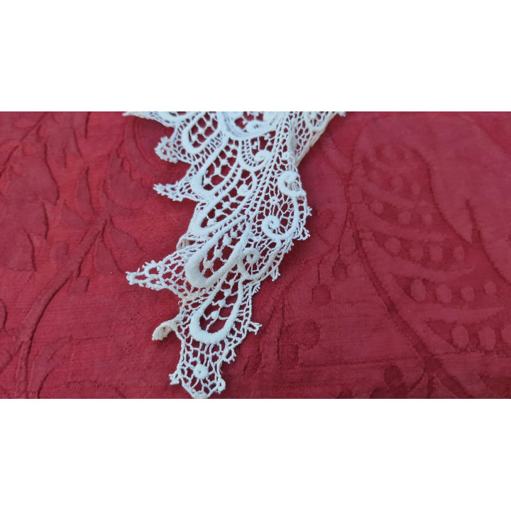 Antyczny ręcznie robiony kołnierz z koronki – edwardiańska aplikacja tekstylna ok. 1900