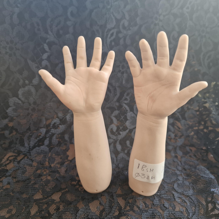 Par de Manos de Porcelana Bisque para Restauración de Muñecas