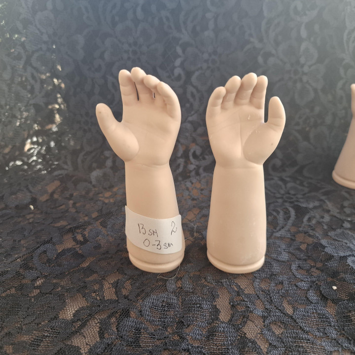 Par de Manos de Porcelana Bisque para Restauración de Muñecas