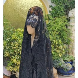 Black Lace Spanish Mantilla Veil - 1950s Vintage