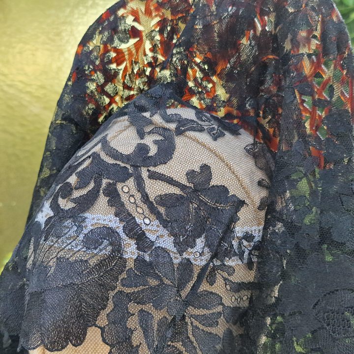 Black Lace Spanish Mantilla Veil - 1950s Vintage