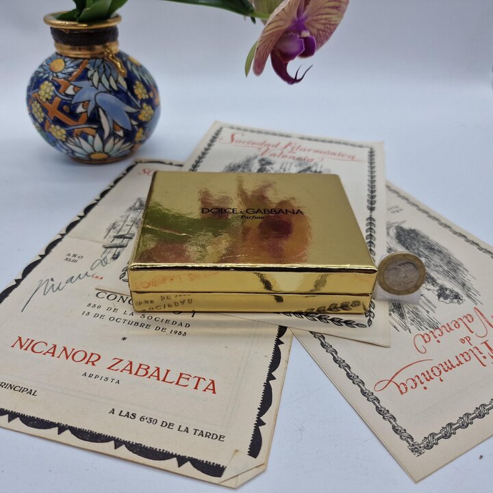 Set de miniaturas de perfume, colección Dolce & Gabbana Pour Femme y Pour Homme por Euroitalia, estuche de los años 1990