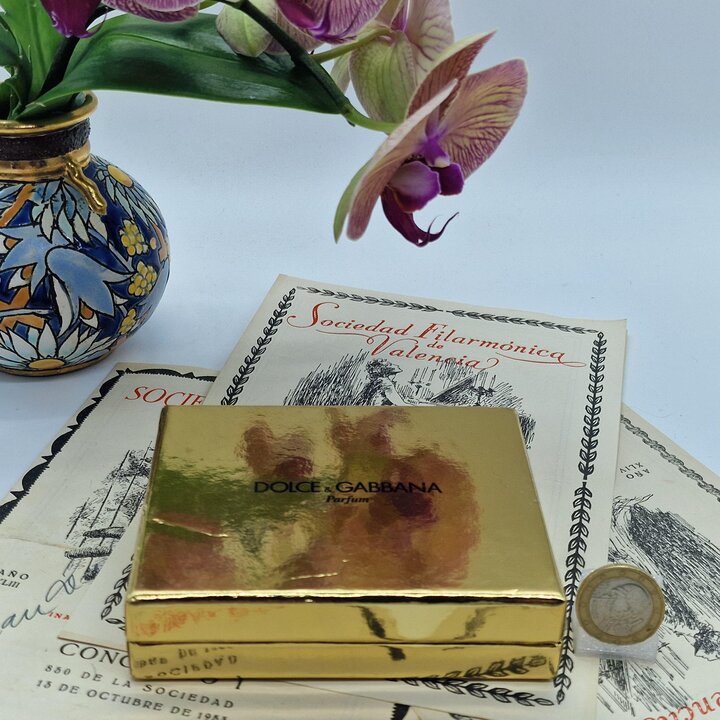 Set de miniaturas de perfume, colección Dolce & Gabbana Pour Femme y Pour Homme por Euroitalia, estuche de los años 1990