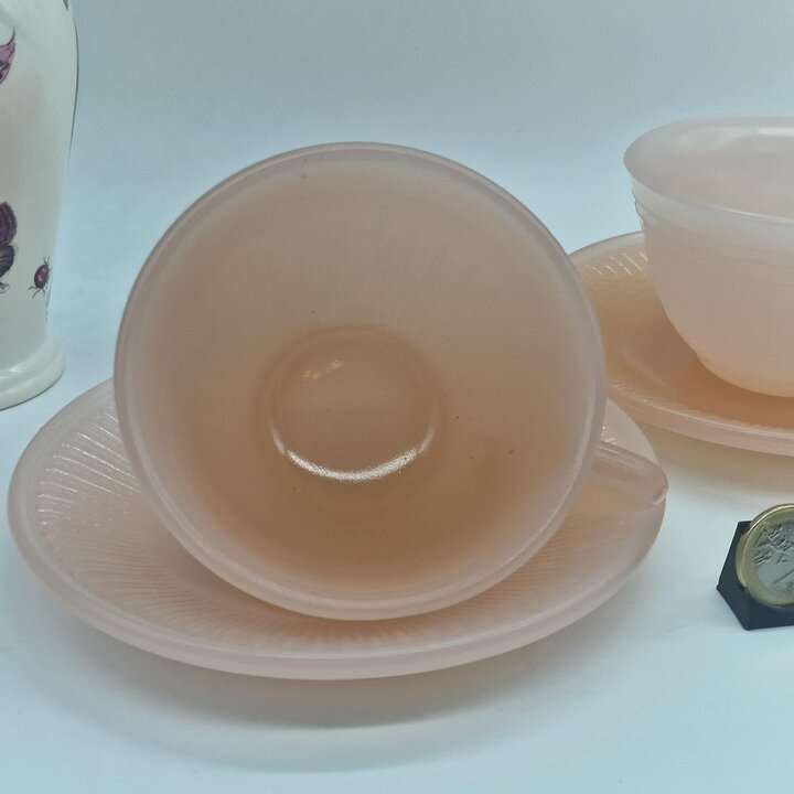 Set van 2 Vintage Federal Glass Coronation Roze Depression Glass Kop en Schotel