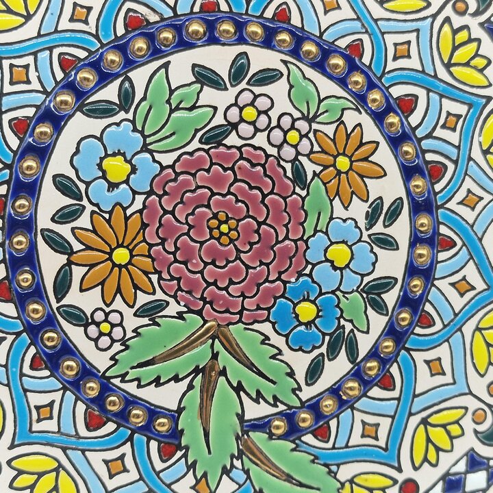 Talerz dekoracyjny ceramiczny Artecer Sevilla ręcznie malowany emalia i złoto, kolekcjonerski talerz ścienny 21 cm