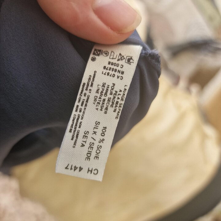 Hemdje top, Rosy tanktop uit de jaren 80, leiblauwe zijde met bloemenkant, gemaakt in Frankrijk, Maat S