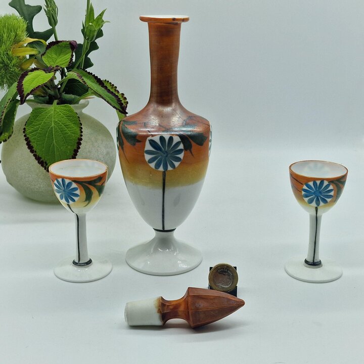 Vintage Likörset aus Opalglas, handbemalte Karaffe und 2 Gläser, Art Déco Kristall Barset, Böhmisches Glas um 1930