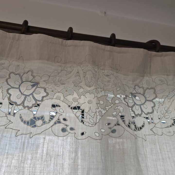 Rideau de lin ancien draperie panneau de fenêtre, XIXe siècle fait main dentelle Richelieu, broderie victorienne pour salon cha…