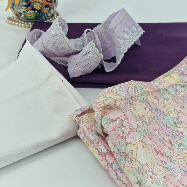 Vintage Poppenfabriek Katoenen Stoffenpakket - Lila Bloemen & Kant - 3 Coupons 50x100cm - Authentiek Jaren 80