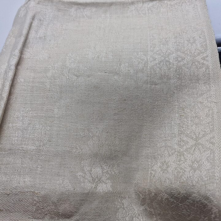 Lniany Bieżnik Żakardowy Vintage z Monogramem i Frędzlami Makramy