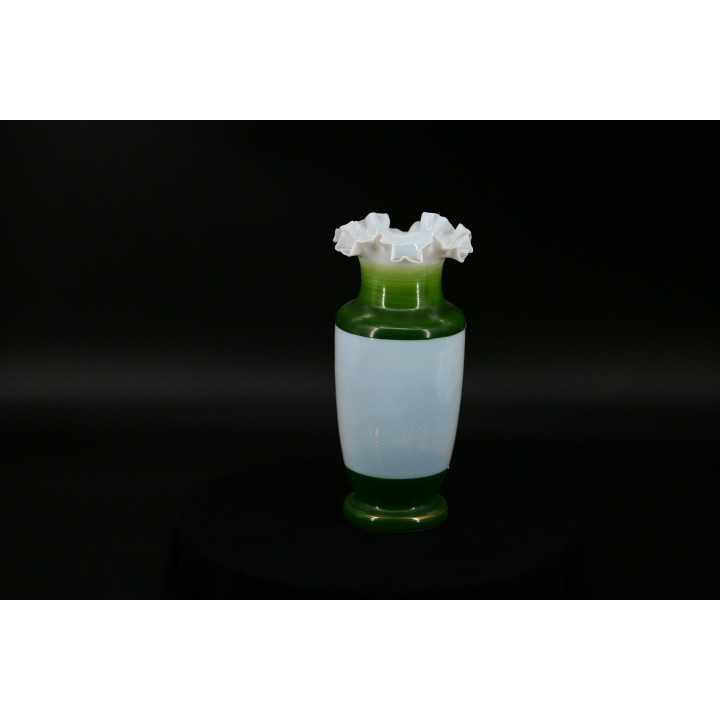 Antike Opalglas-Vase Bristol-Stil Grün 1930er Jahre