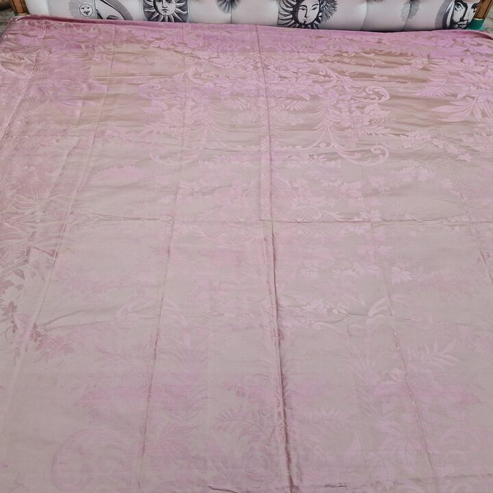 Antieke zijden damast sprei roze jacquard eind 19e eeuw passementerie franje met zijden kwastjes 210x230 cm