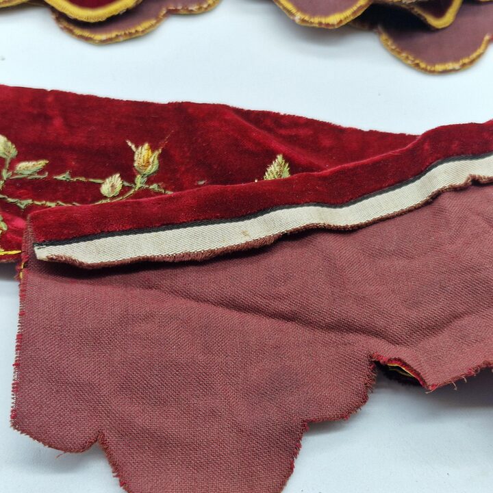 Antikes Liturgisches Samt Lambrequin Set, IHS Kirchen Altarborte, Handbemalte Seidensamt Gewandborten, 4 teilig
