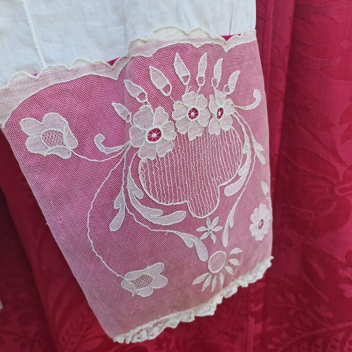 Antyczna Tunika Koszula Kapłańska, Szata Duchowna XIX Wiek, Biały Len Ręczna Koronka Jedwab Fuksja, Szeroka Bluza, Długość 80 cm