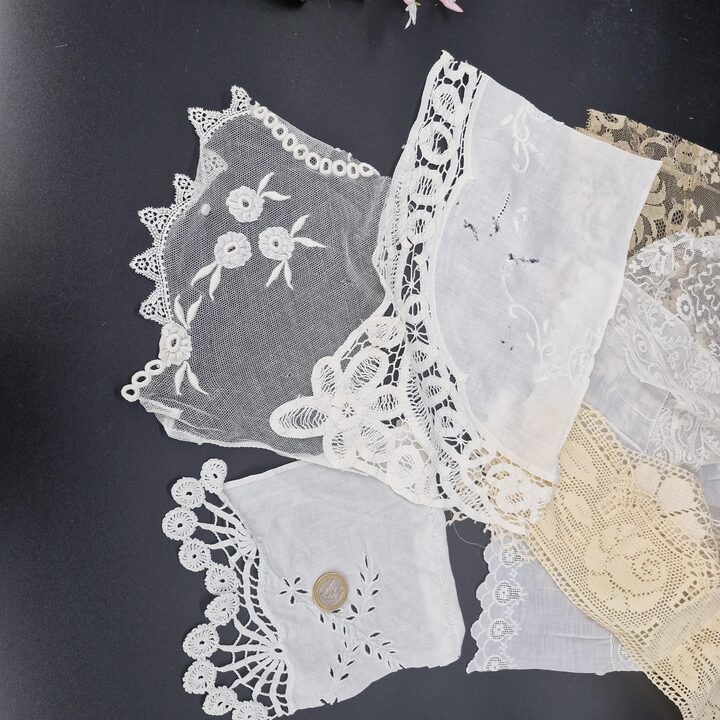 Antikes Spitzenreste Set 1900-1950, 20 Französische und Spanische Textilfragmente, Seidentüll, Leinen, Baumwollstickerei