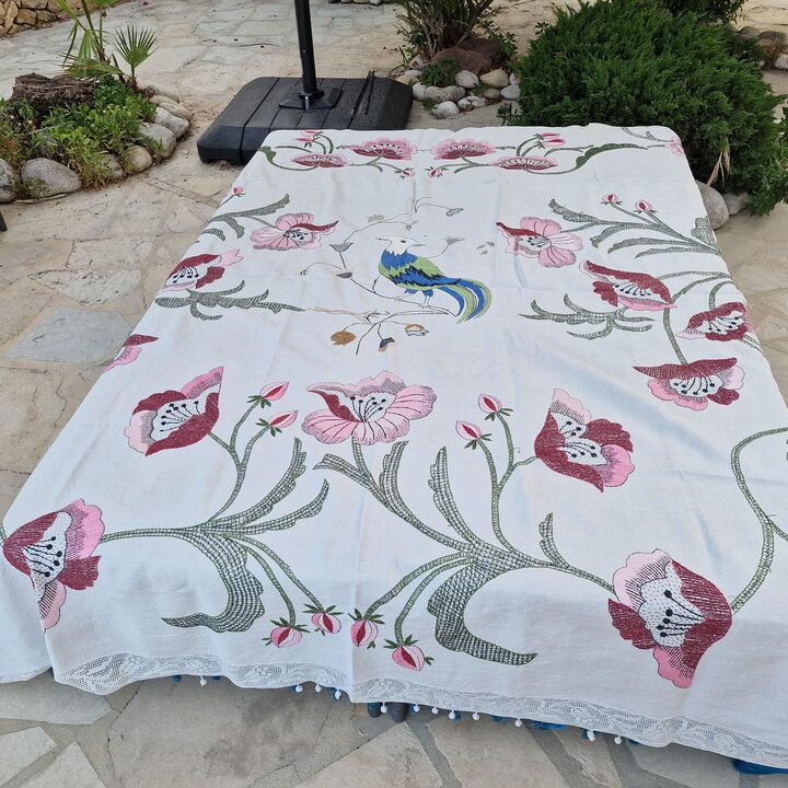 Colcha de Lino Antiguo Bordada a Mano, Cubrecama Art Nouveau de Lino Hilado con Pajaro y Amapolas, Tapiz Grande 240x260 cm