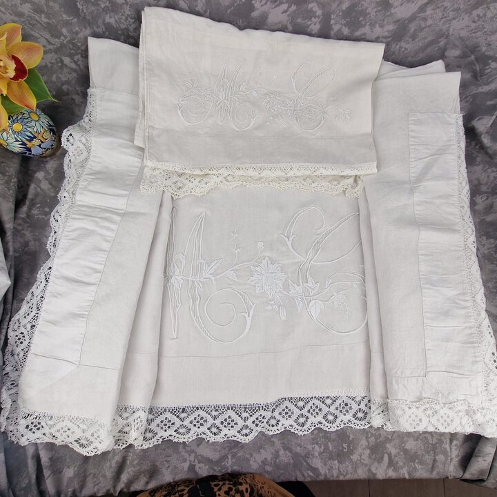 Antique Heavy Linen Bed Set with Hand Embroidery & Bobbin Lace - Sheet 230x250 cm and Pillowcase 160x42 cm