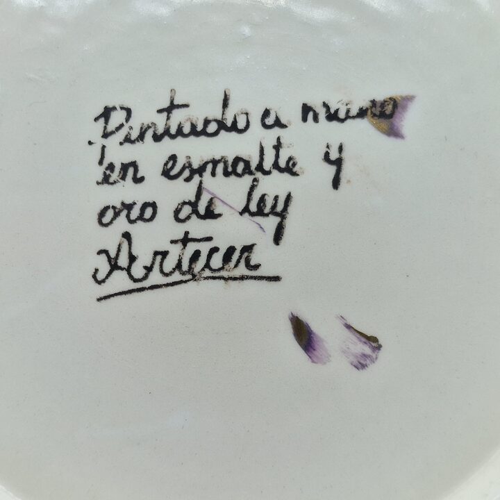 Dekoteller aus Keramik Artecer Sevilla, handbemalt mit Emaille und Echtgold, florales Cuerda Seca Design, Spanien