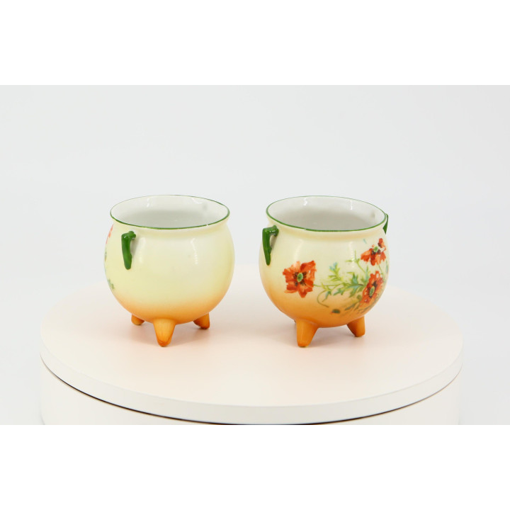ポピー柄の磁器製三足花瓶ペア（1920年代）