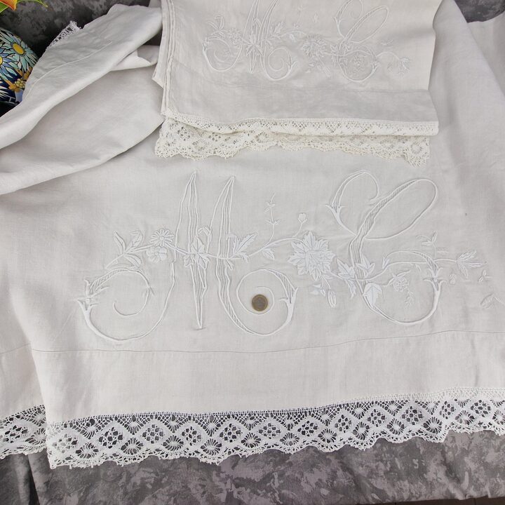 Antique Heavy Linen Bed Set with Hand Embroidery & Bobbin Lace - Sheet 230x250 cm and Pillowcase 160x42 cm