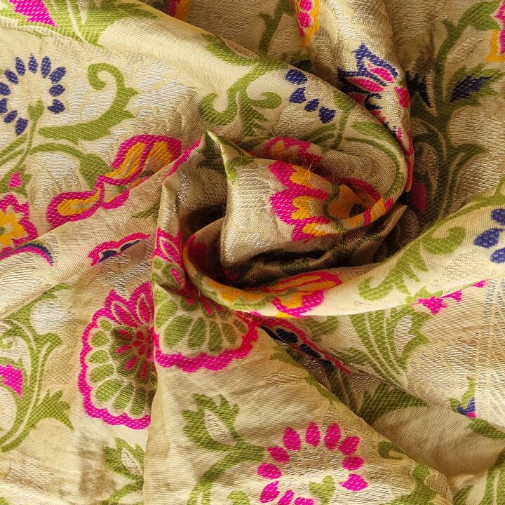 Szalik Vintage Jedwabny Dupatta Szal, Banarasi Złoty Brokat Kwiatowy, Indyjska Etola Ślubna Zari z Frędzlami, 220 x 60 cm