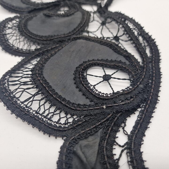 Antique Lace Collar, Vintage Neckpiece, Art Deco Edwardian Era, Black Silk and Cotton structured Floral Pattern, Width 15 cm (5…