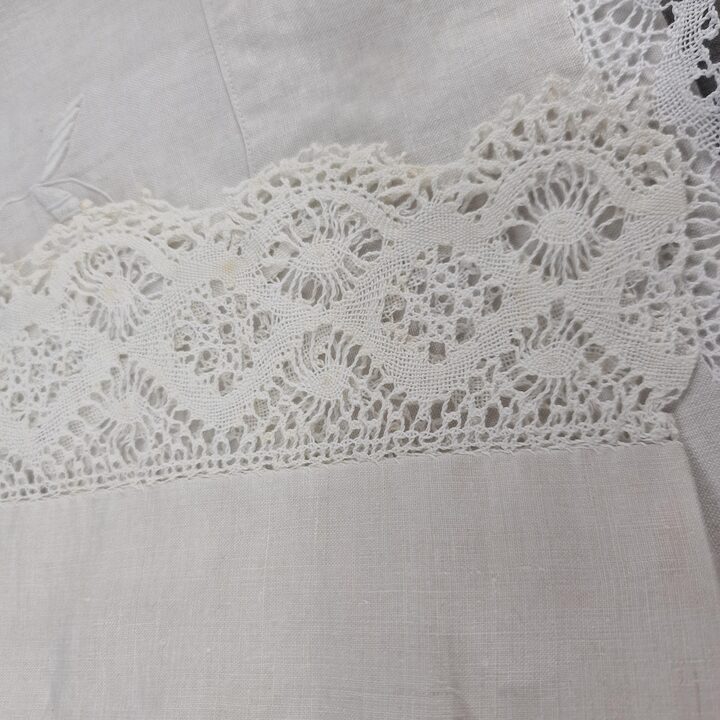 Antique Heavy Linen Bed Set with Hand Embroidery & Bobbin Lace - Sheet 230x250 cm and Pillowcase 160x42 cm