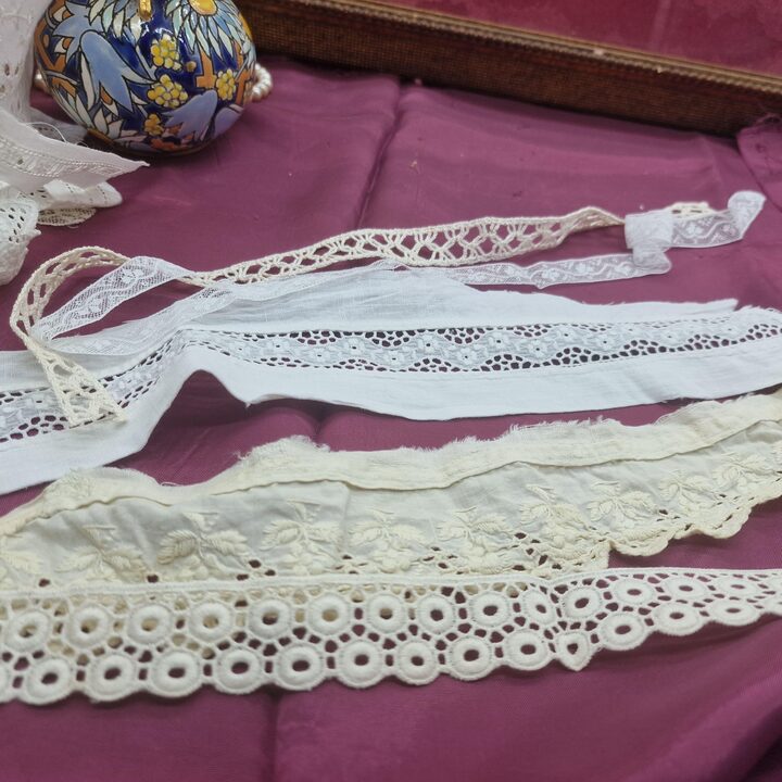 Lote de 49 rendas vintage - Retalhos de estilo vitoriano e eduardiano - Bordas de algodão e crochê - 20-25 cm cada